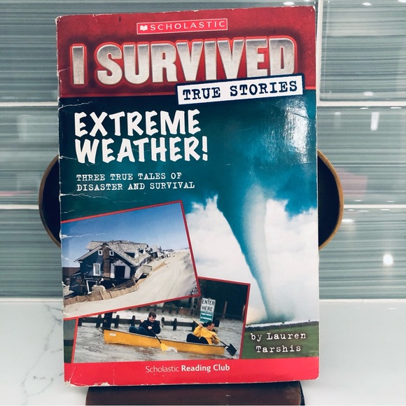 Scholastic Bundle Books Plus Totoro Bookmarks - Picture 4 of 11